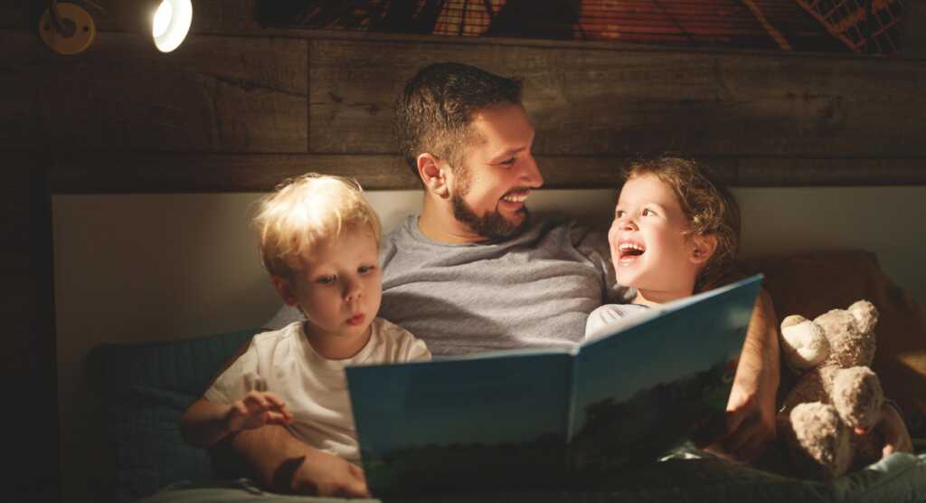 Perché_leggere_con_i_bimbi_dà-loro_un_vantaggio_di_8_mesi