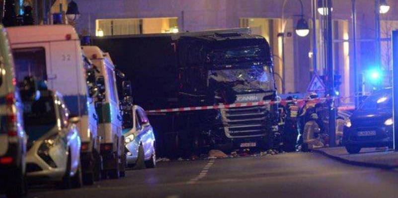 Berlino, attentato al mercatino di Natale. Arriva a 12 il numero dei morti