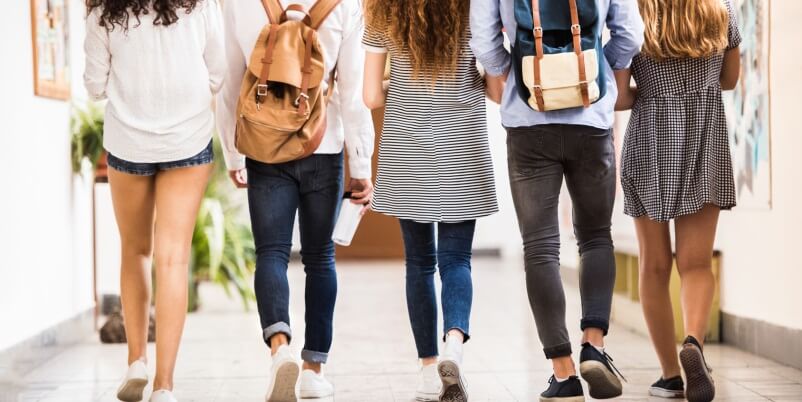 Primo giorno di scuola, i riti più curiosi degli studenti