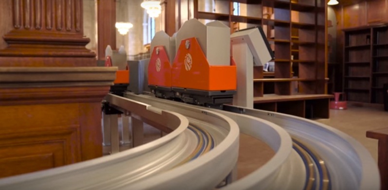 Il nuovo "trenino" per libri che ha modernizzato la biblioteca di New York