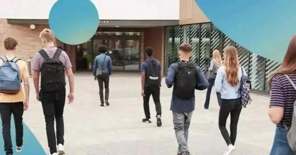 Violenza contro i docenti a scuola: 1 studente su 5 ha assistito ad almeno un’aggressione