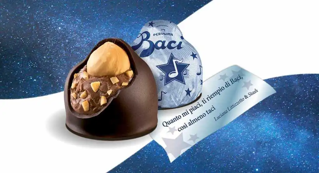 Le frasi di Luciana Littizzetto e Stash sui cartigli dei Baci Perugina a San Valentino