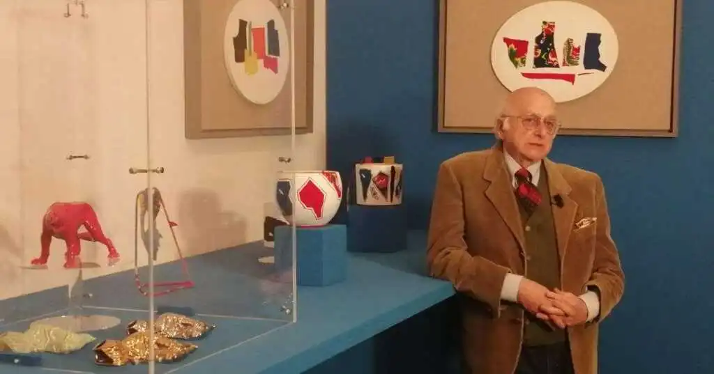 Forma e colore a Torino la mostra dedicata a due secoli di ceramiche